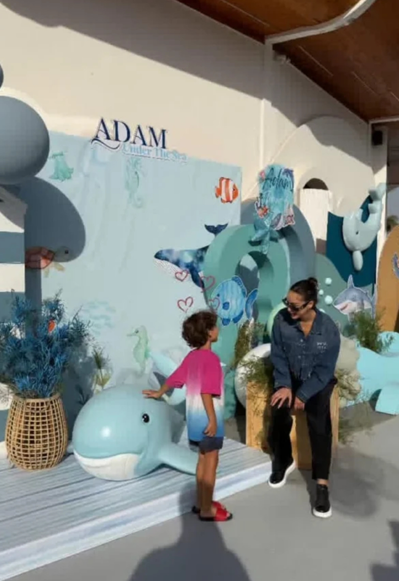 تامر حسني وبسمة بوسيل ينسجمان في حفا ميلاد ابنهما آدم