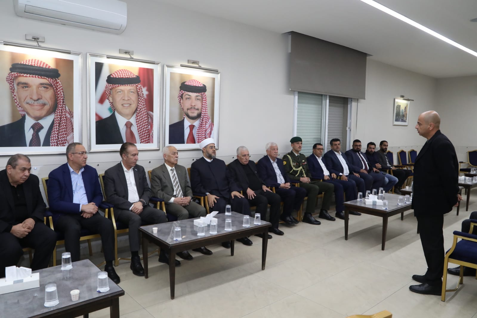 مندوبا عن الملك وولي العهد.. العيسوي يعزي أبو زيد والنعيمي