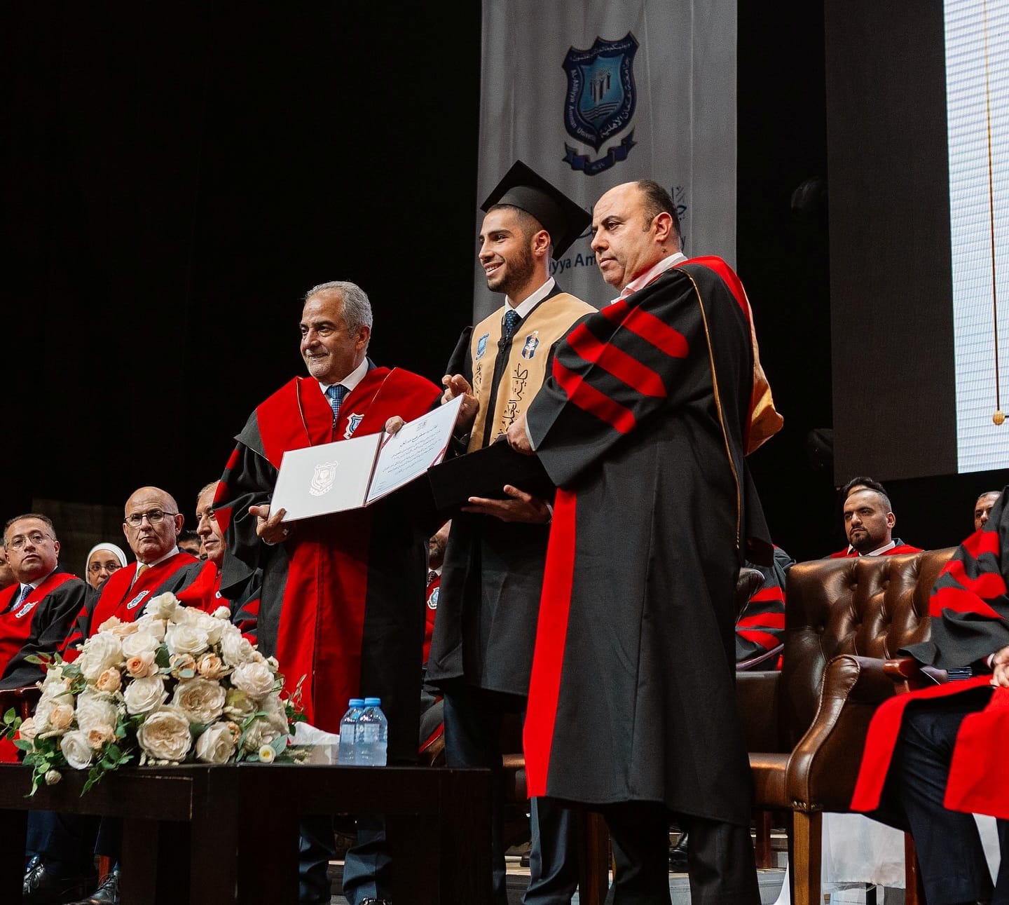 صورة حول : عمان الاهلية تقدم منحة ماجستير كاملة لخرّيجها البطل الأولمبي زيد مصطفى عمان الاهلية تقدم منحة ماجستير كاملة لخرّيجها البطل الأولمبي زيد مصطفى