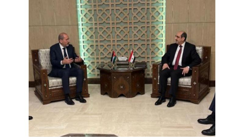 صورة حول : الصفدي يناقش مع الصباغ قضية اللاجئين والتصعيد التي تشهده المنطقة الصفدي يناقش مع الصباغ قضية اللاجئين والتصعيد التي تشهده المنطقة