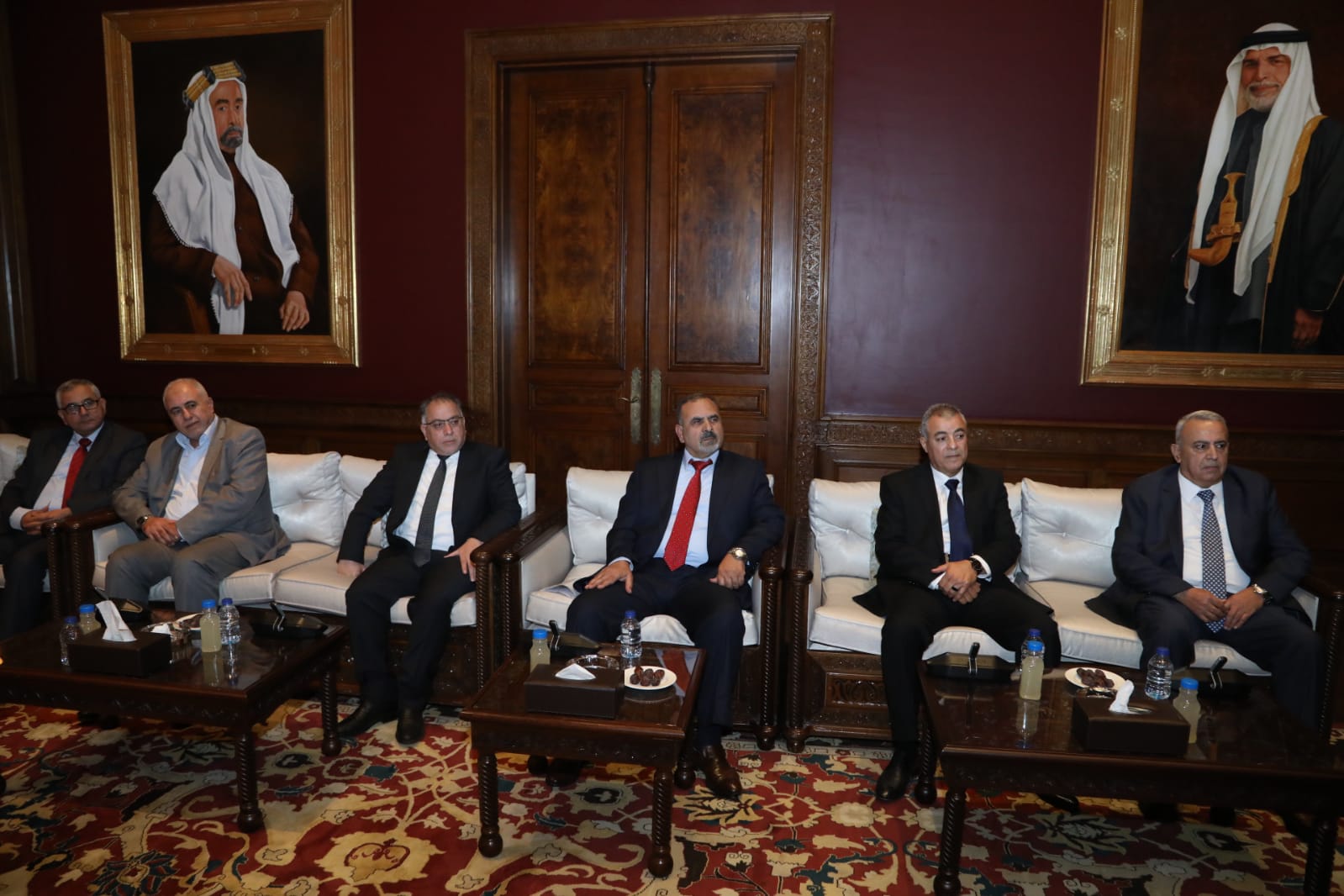 صورة حول : رئيس الديوان الملكي يلتقي وفدا من أبناء عشيرة الطعاني رئيس الديوان الملكي يلتقي وفدا من أبناء عشيرة الطعاني