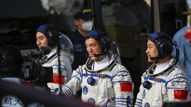 صورة حول : 3 رواد فضاء صينيين يعودون للأرض 3 رواد فضاء صينيين يعودون للأرض