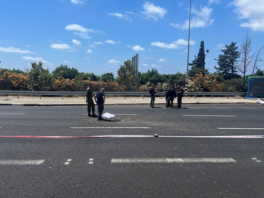 صورة حول : قتيلان في نهاريا شمالي إسرائيل جراء إطلاق صواريخ من لبنان قتيلان في نهاريا شمالي إسرائيل جراء إطلاق صواريخ من لبنان