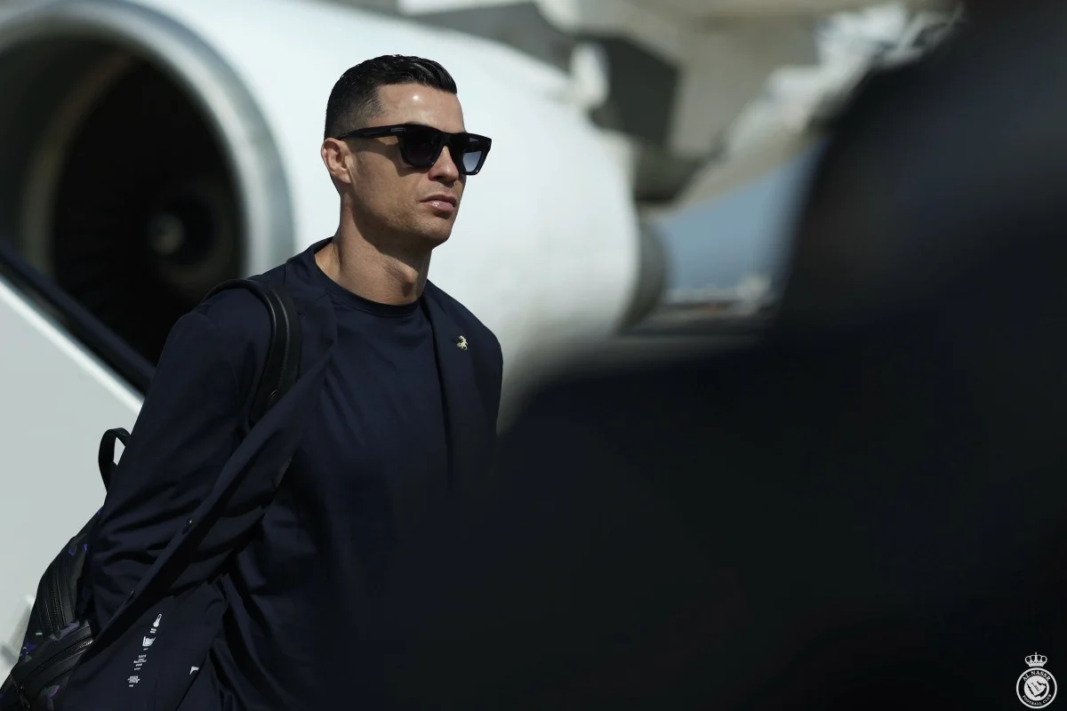 رونالدو يثير الجدل فور وصوله للدوحة