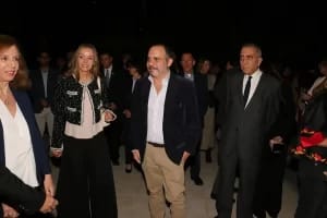 صورة حول : الأميرة ريم علي تفتتح معرض النجمات في جاليري رأس العين الأميرة ريم علي تفتتح معرض النجمات في جاليري رأس العين