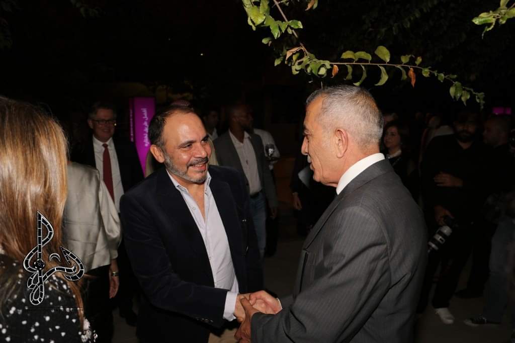 الأميرة ريم علي تفتتح معرض النجمات في جاليري رأس العين