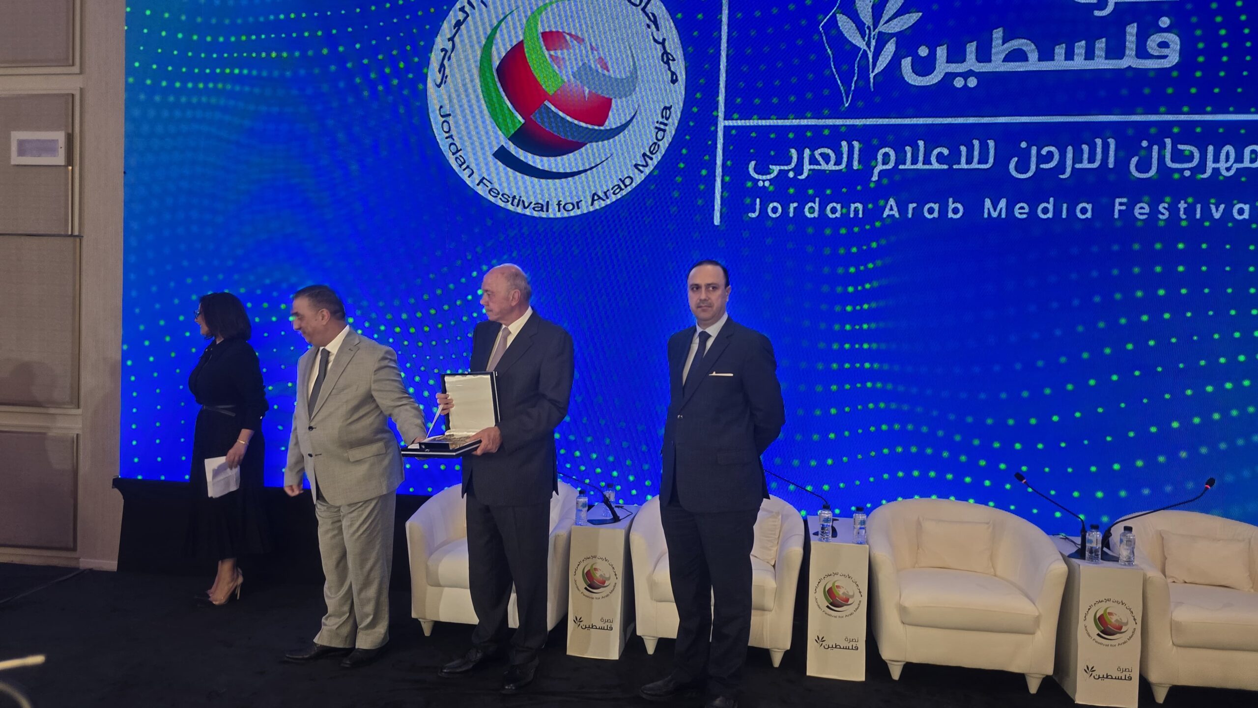 صورة حول : المومني يفتتح الدورة الخامسة لمهرجان الأردن للإعلام العربي المومني يفتتح الدورة الخامسة لمهرجان الأردن للإعلام العربي