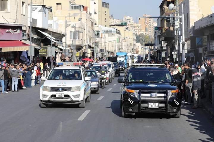 بالفيديو: قافلة المساعدات الأردنية إلى غزة: نبض الإنسانية في وجه الألم