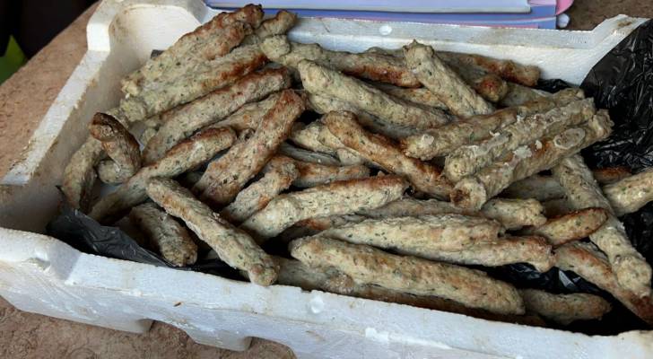 عاجل | حملة واسعة في إربد تغلق محال مخالفة (بالصور)