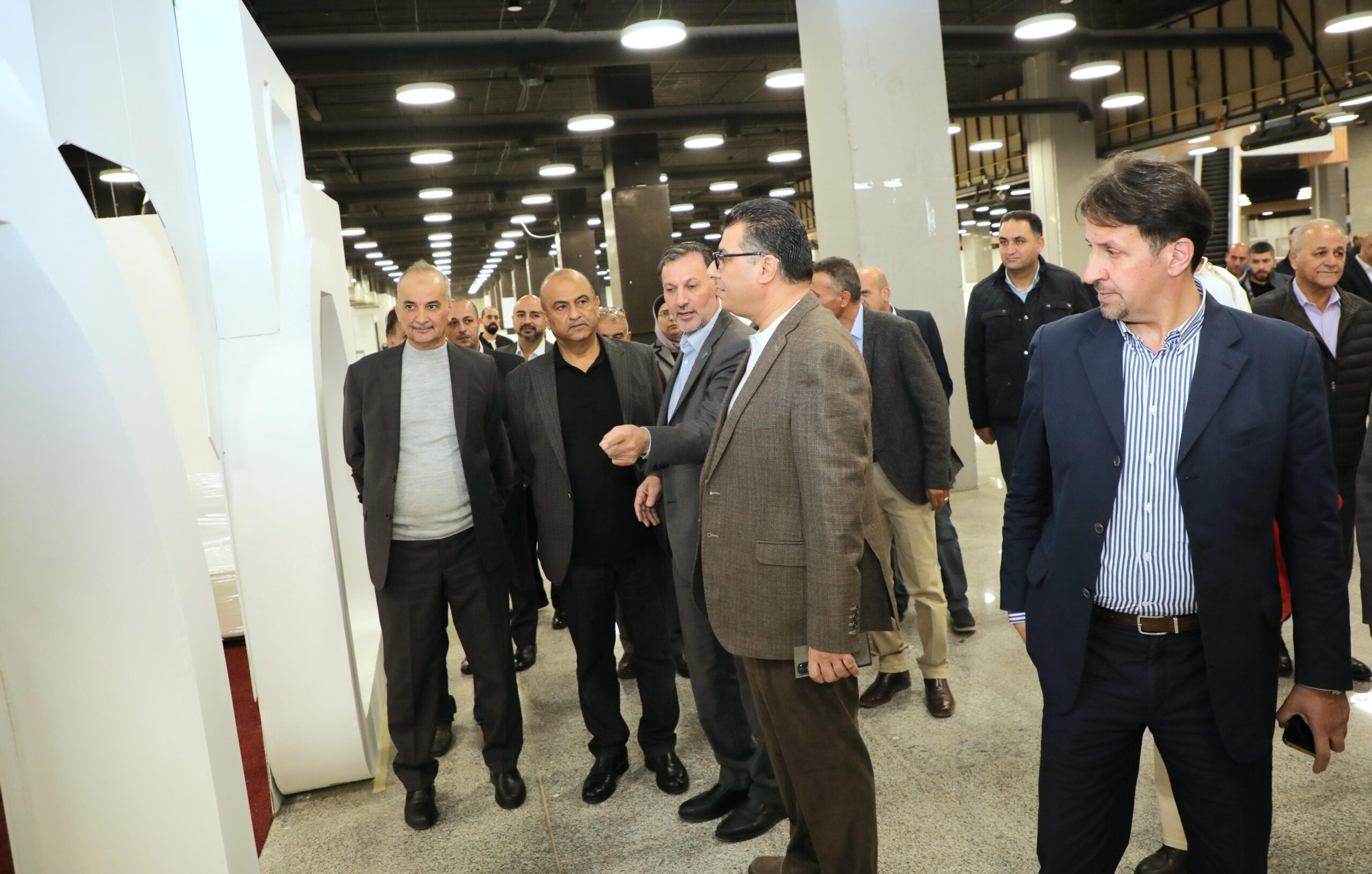 صورة حول : “وزير الزراعة يتفقد استعدادات مهرجان الزيتون الـ24” “وزير الزراعة يتفقد استعدادات مهرجان الزيتون الـ24”