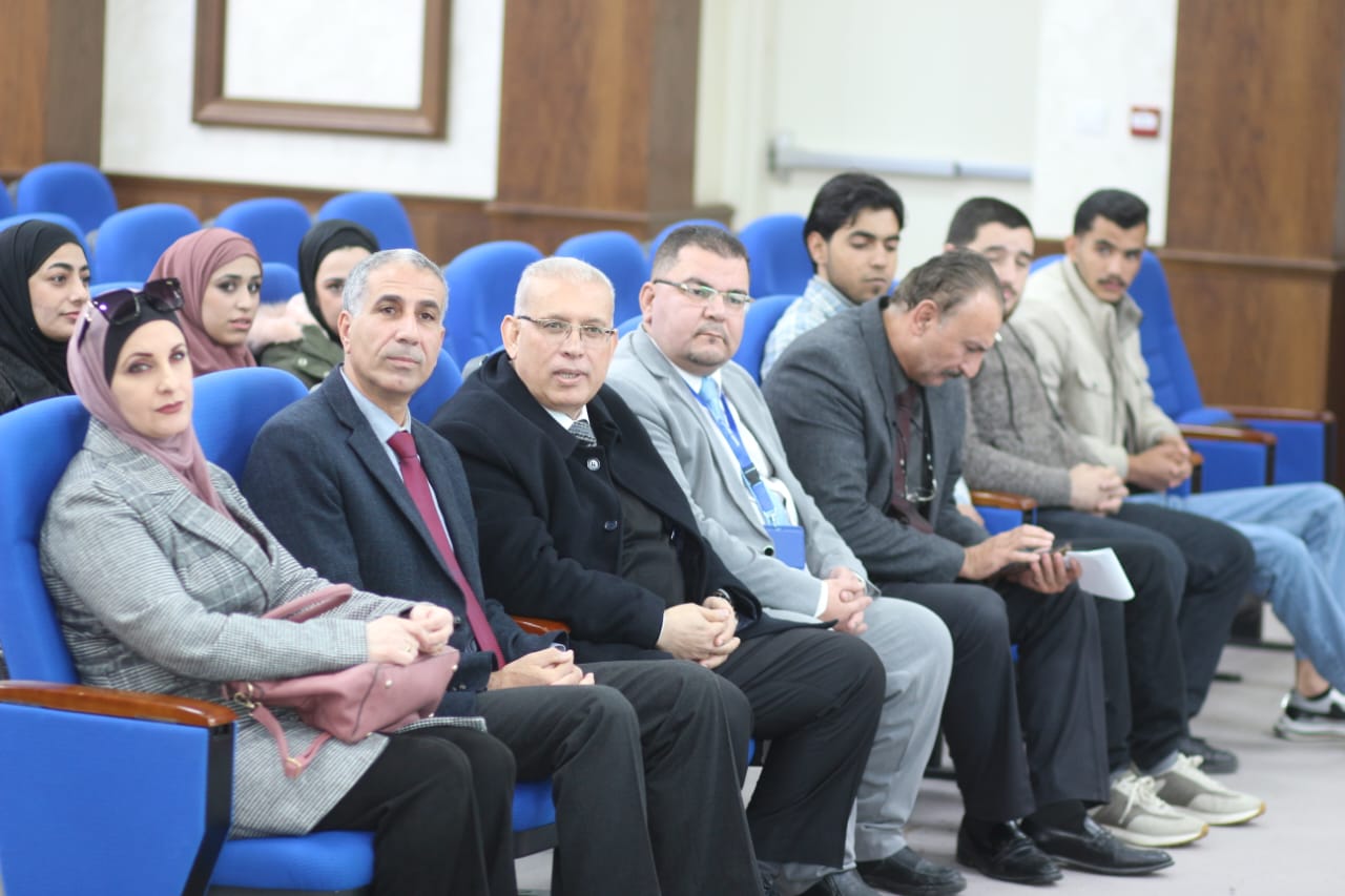 دورة تدريبية في كلية عجلون حول كتابة السيرة الذاتية وإجراء مقابلات العمل