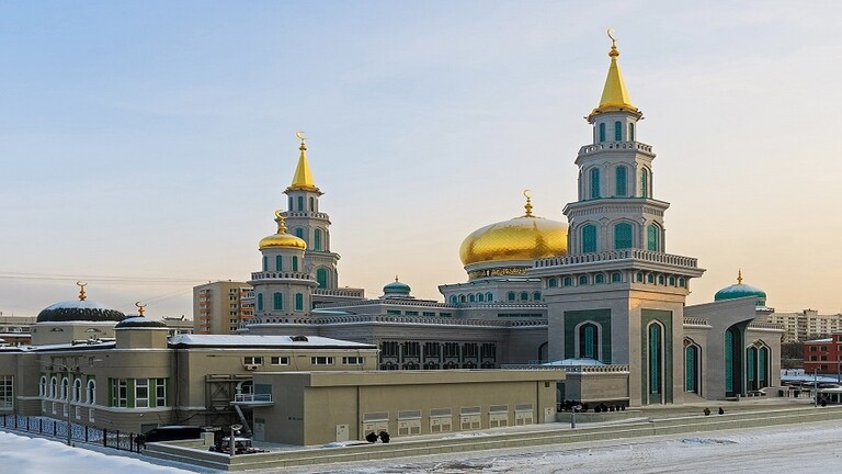 صورة حول : مسجد موسكو الجامع يستضيف معرض “عالم القرآن” مسجد موسكو الجامع يستضيف معرض “عالم القرآن”