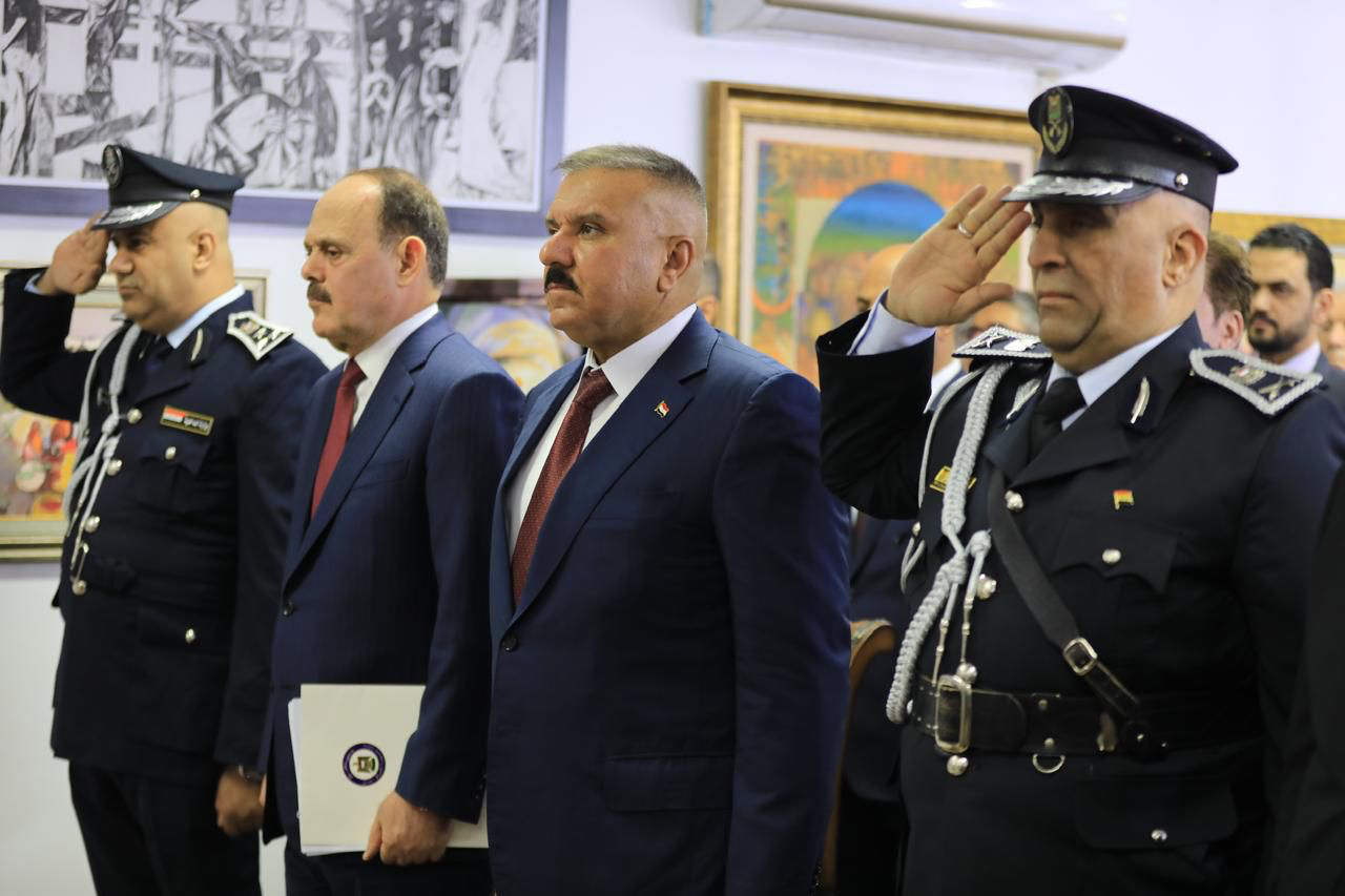 صورة حول : تدشين منظومة إصدار البطاقة الوطنية الموحدة في السفارة العراقية بعمان تدشين منظومة إصدار البطاقة الوطنية الموحدة في السفارة العراقية بعمان