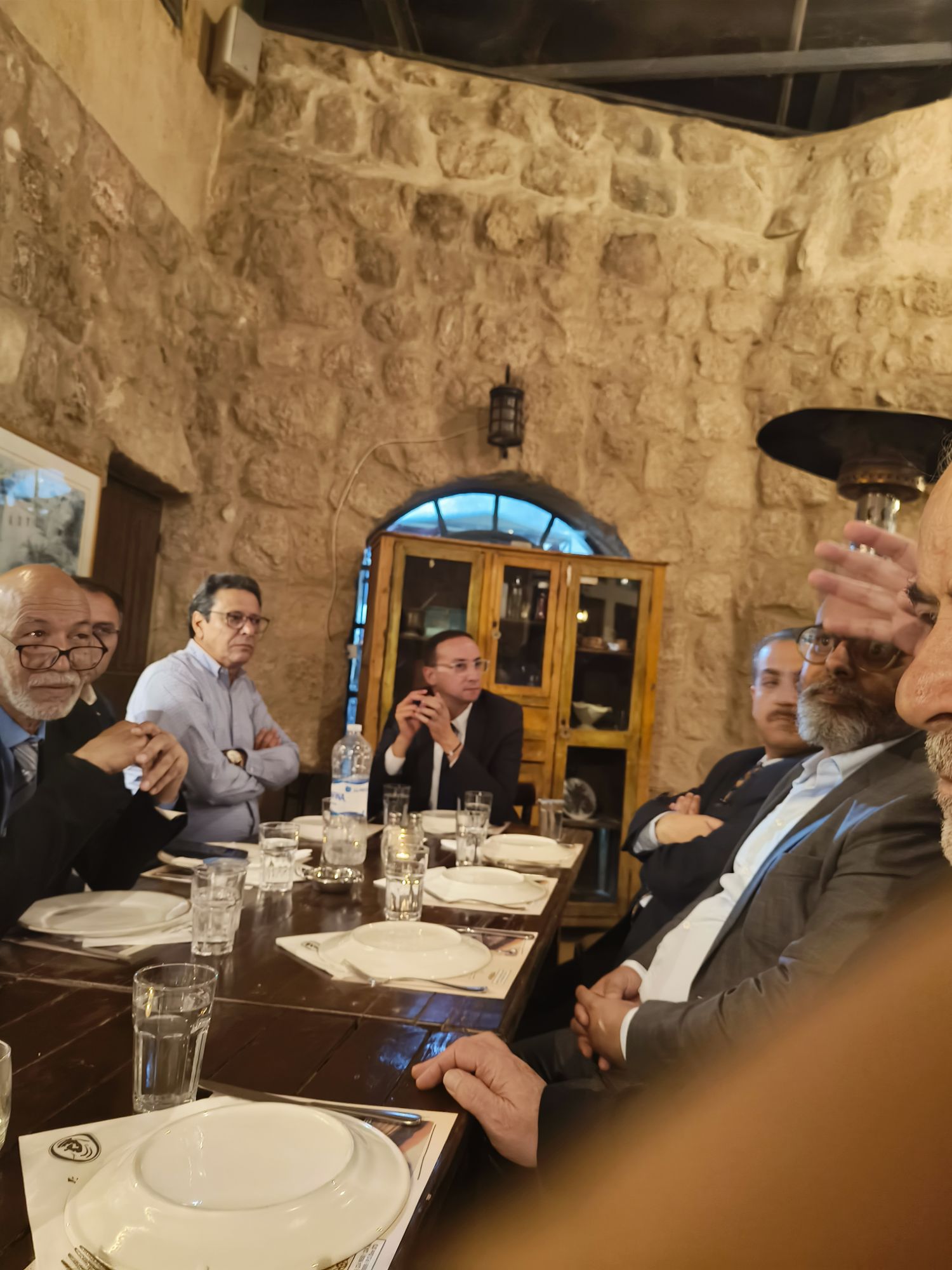 بالفيديو والصور ... شتيوي يكرم أعضاء اتحاد المجالس الاقتصادية والعربية في مطعم سياحي وينظم لهم جولة سياحية بمادبا