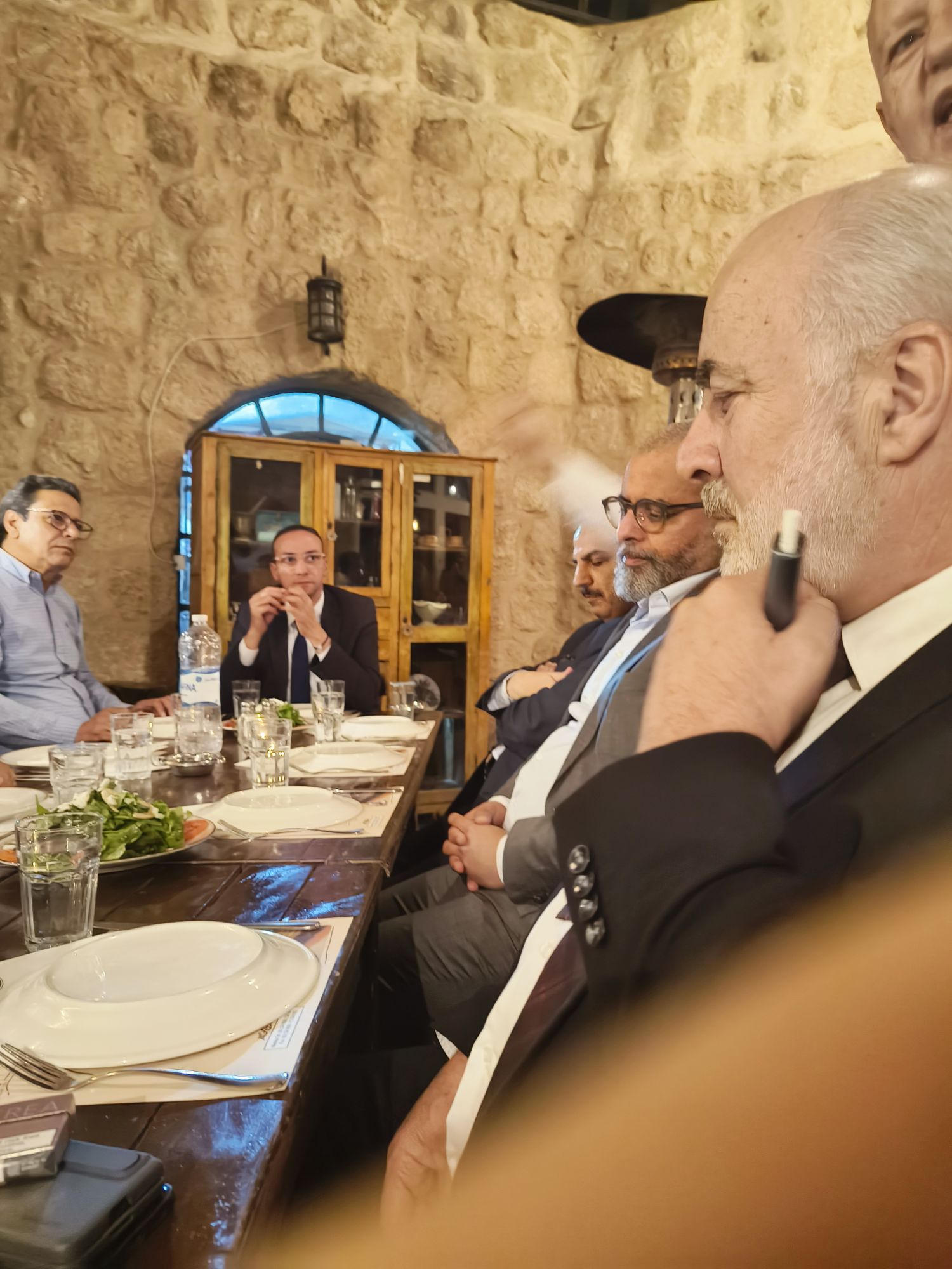 بالفيديو والصور ... شتيوي يكرم أعضاء اتحاد المجالس الاقتصادية والعربية في مطعم سياحي وينظم لهم جولة سياحية بمادبا