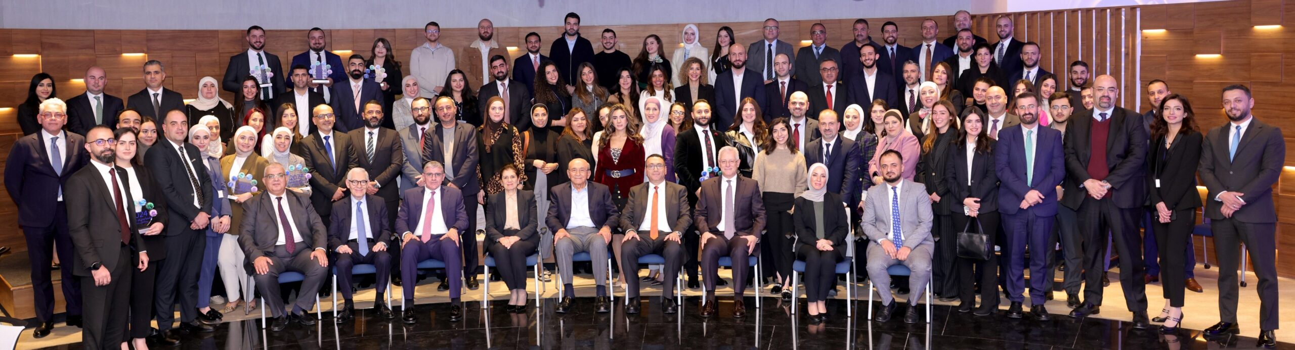 ضمن برنامجه للمسؤولية الاجتماعية "معاً" البنك العربي يكرّم موظفيه المتطوعين