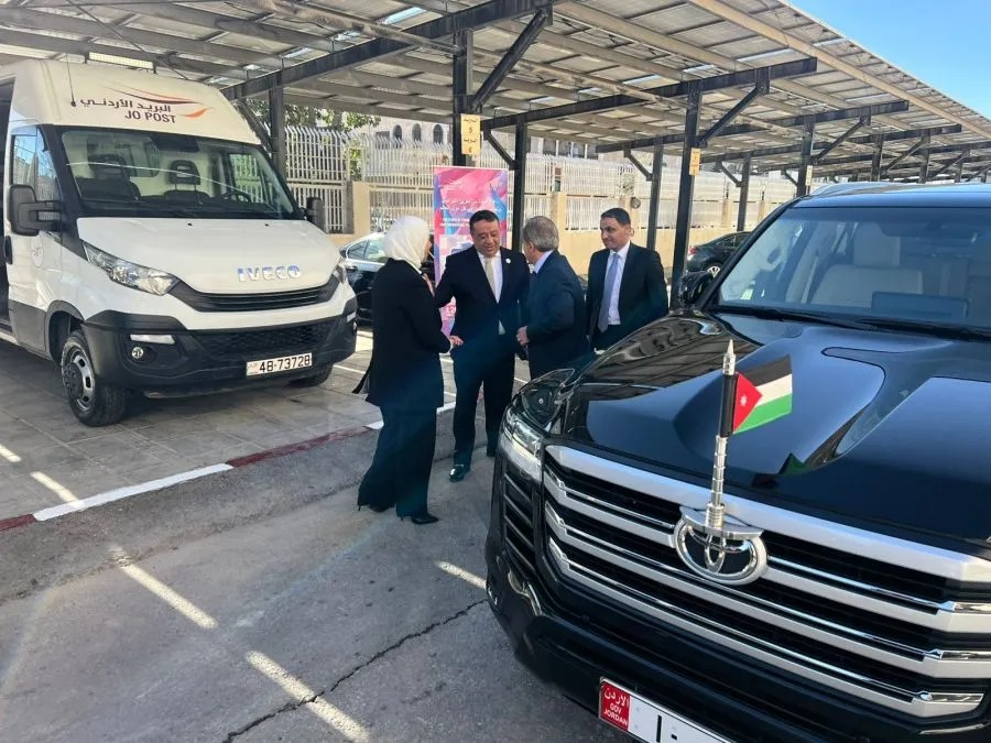 عاجل || رئيس الوزراء في زيارة البريد الأردني