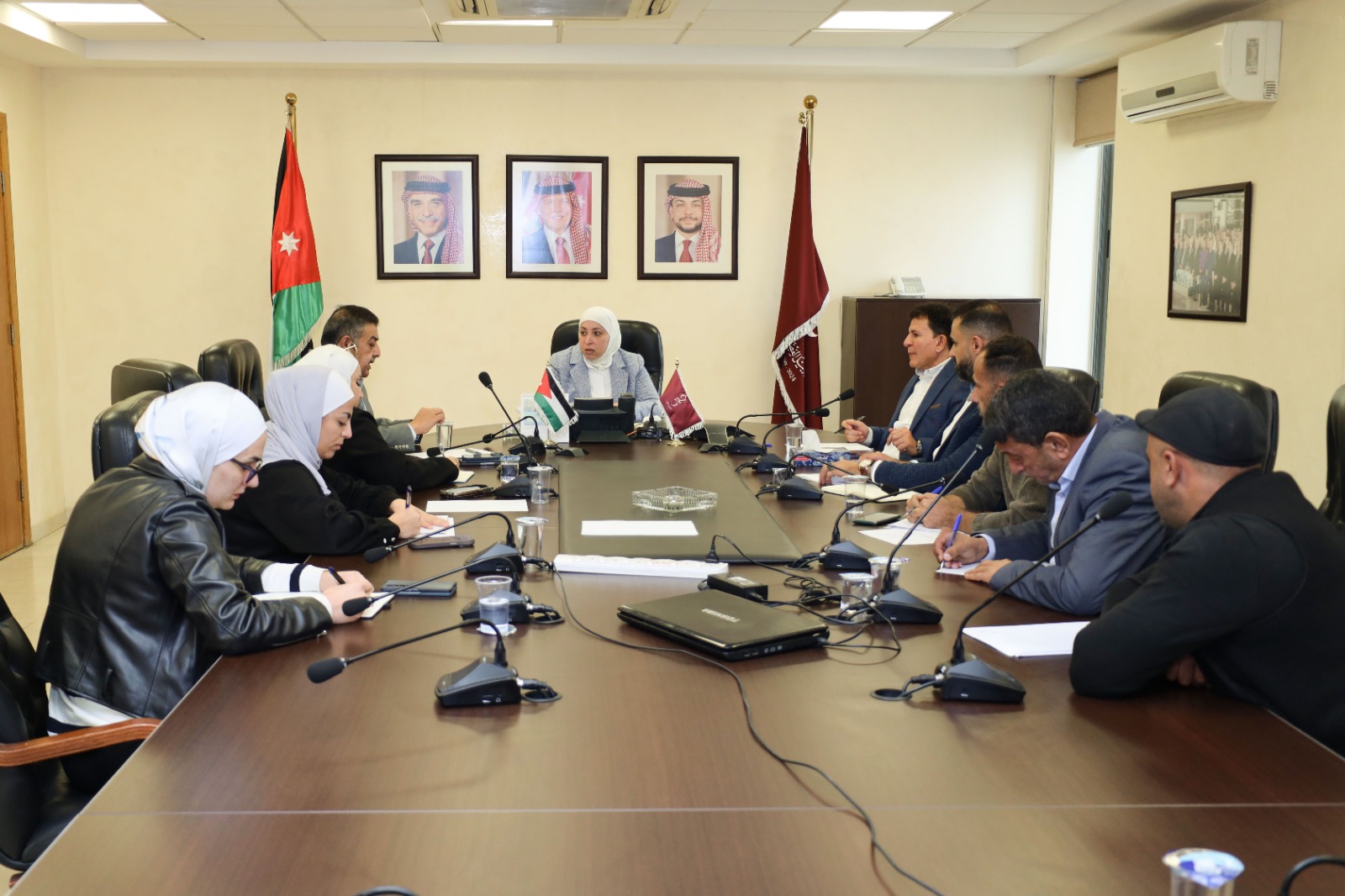 صورة حول : التهتموني تبحث مع نقابة أصحاب الشاحنات تحديات القطاع وتعزيز كفاءة النقل البري التهتموني تبحث مع نقابة أصحاب الشاحنات تحديات القطاع وتعزيز كفاءة النقل البري