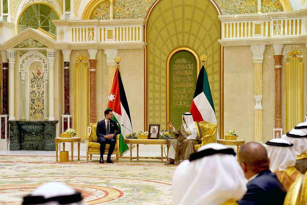 صورة حول : ترحيب كبير لزيارة ولي العهد لمدينة الكويت اليوم ( فيديو) ترحيب كبير لزيارة ولي العهد لمدينة الكويت اليوم ( فيديو)