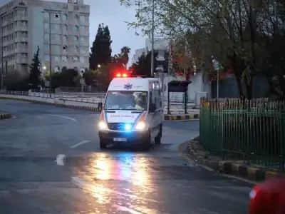 عاجل | انقلاب مركبة إثر اصطدامها بأخرى في حي نزال .. فيديو