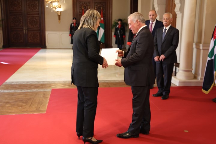 صورة حول : الملك يتقبل أوراق اعتماد سفراء ( صور ) الملك يتقبل أوراق اعتماد سفراء ( صور )