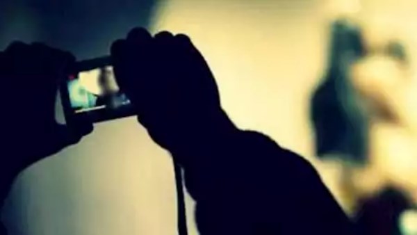 القبض على لاعبة إسبانية تصور زميلاتها خلسة أثناء الاستحمام