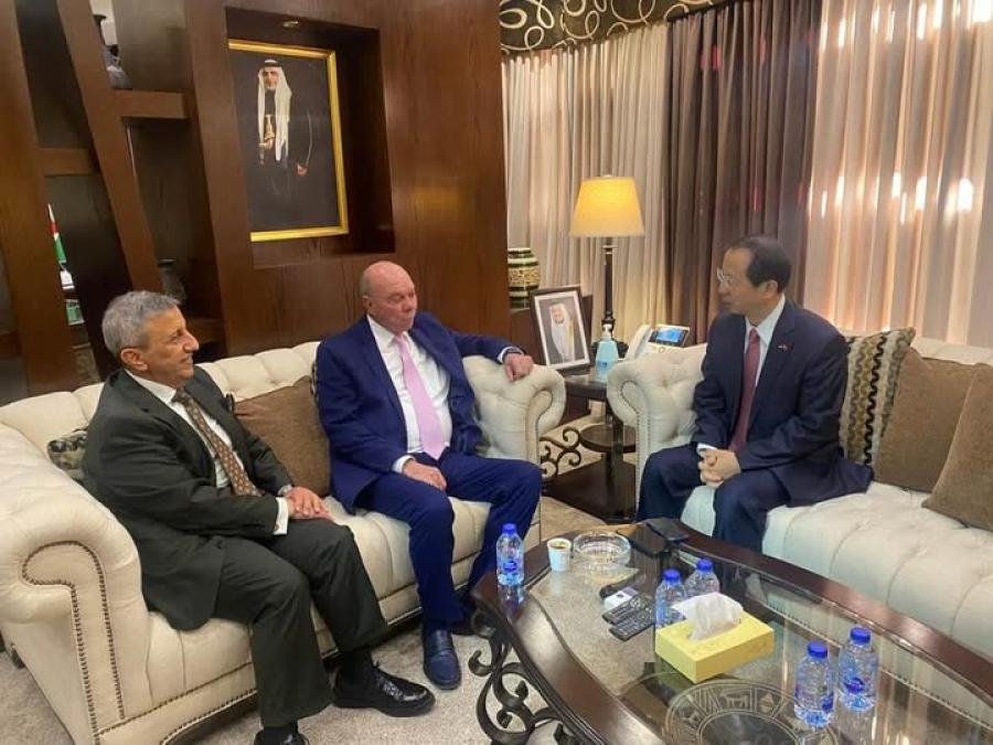 صورة حول : الفايز يلتقي السفير الصيني لبحث تعزيز العلاقات الأردنية الصينية الفايز يلتقي السفير الصيني لبحث تعزيز العلاقات الأردنية الصينية