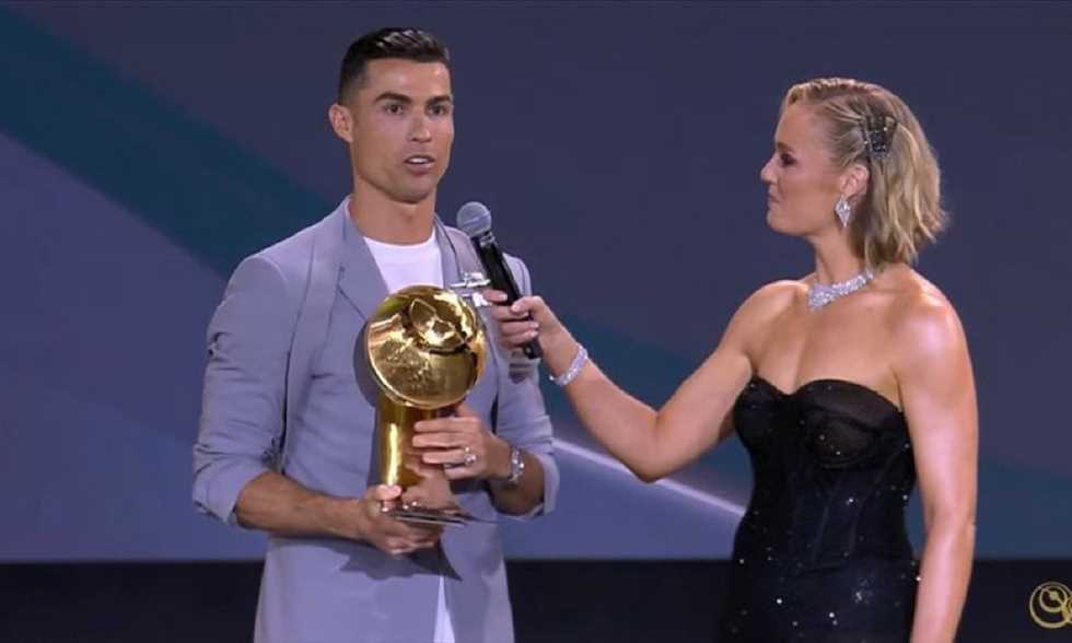 عاجل| للمرة الثانية "رونالدو" يتوج بجائزة أفضل لاعب في الشرق الأوسط