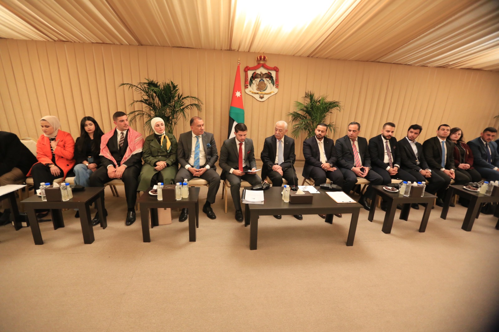 صورة حول : عاجل | العيسوي: الحضور الإنساني الأردني نقطة مضيئة في قلب المنطقة ورسالة أمل لشعوبها عاجل | العيسوي: الحضور الإنساني الأردني نقطة مضيئة في قلب المنطقة ورسالة أمل لشعوبها