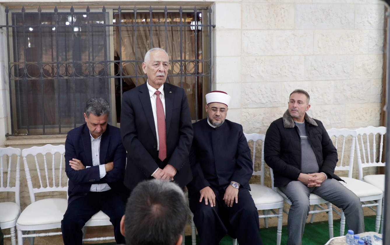 عاجل | مندوبا عن الملك وولي العهد.. العيسوي يعزي الشلول والسردية وكلّاب