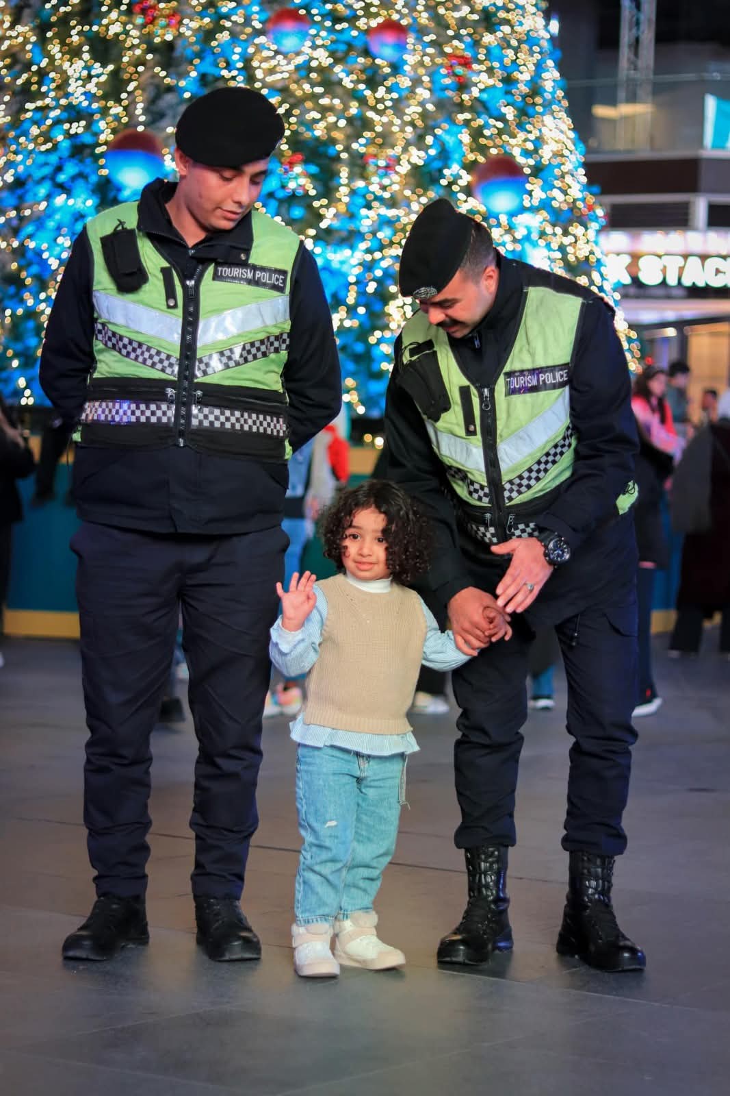 صورة حول : عاجل| صورة "الأمن العام" لعام 2024: لحظات من الإخلاص والتضحية في خدمة الوطن عاجل| صورة "الأمن العام" لعام 2024: لحظات من الإخلاص والتضحية في خدمة الوطن