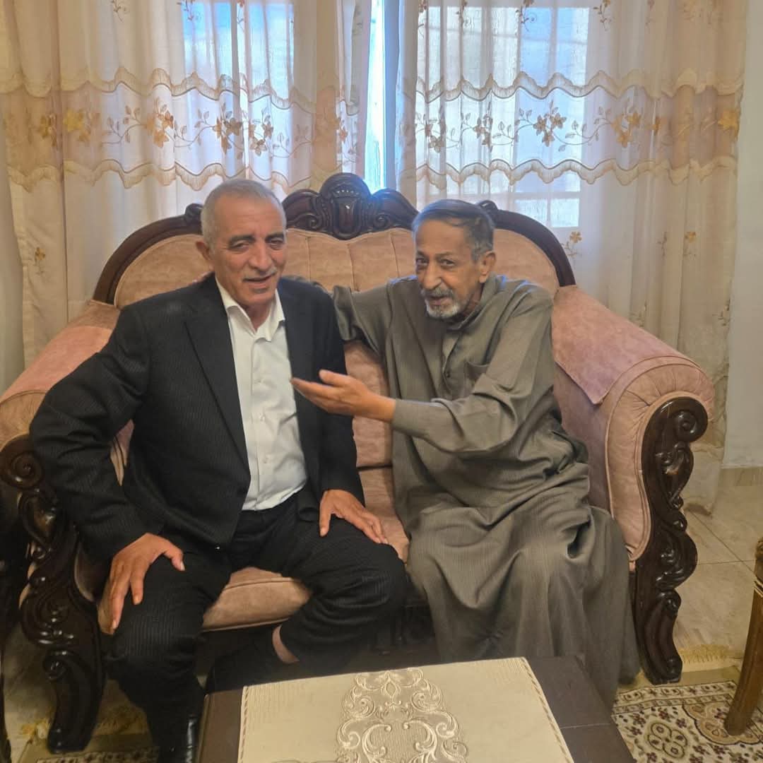 صورة حول : وزير الثقافة يزور الفنان "أبو الخير" للاطمئنان على صحته وزير الثقافة يزور الفنان "أبو الخير" للاطمئنان على صحته