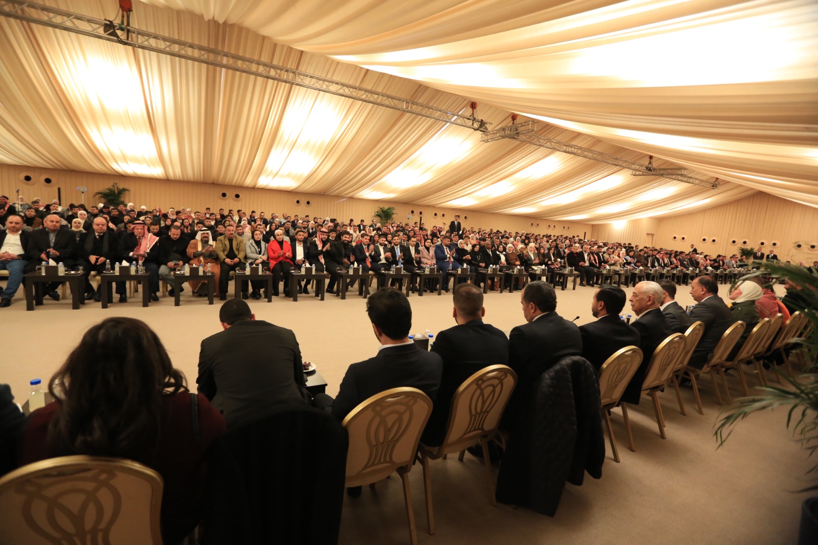 صورة حول : عاجل | العيسوي: الحضور الإنساني الأردني نقطة مضيئة في قلب المنطقة ورسالة أمل لشعوبها عاجل | العيسوي: الحضور الإنساني الأردني نقطة مضيئة في قلب المنطقة ورسالة أمل لشعوبها