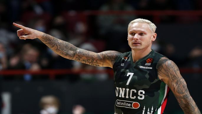 وفاة لاعب السلة الأمريكي "اللاتفي يانيس" في ظروف غامضة