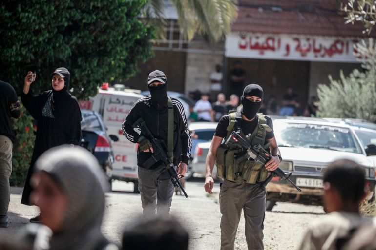 عاجل | اشتباكات بين الأجهزة الأمنية و المقاومين في مخيم جنين (فيديو)