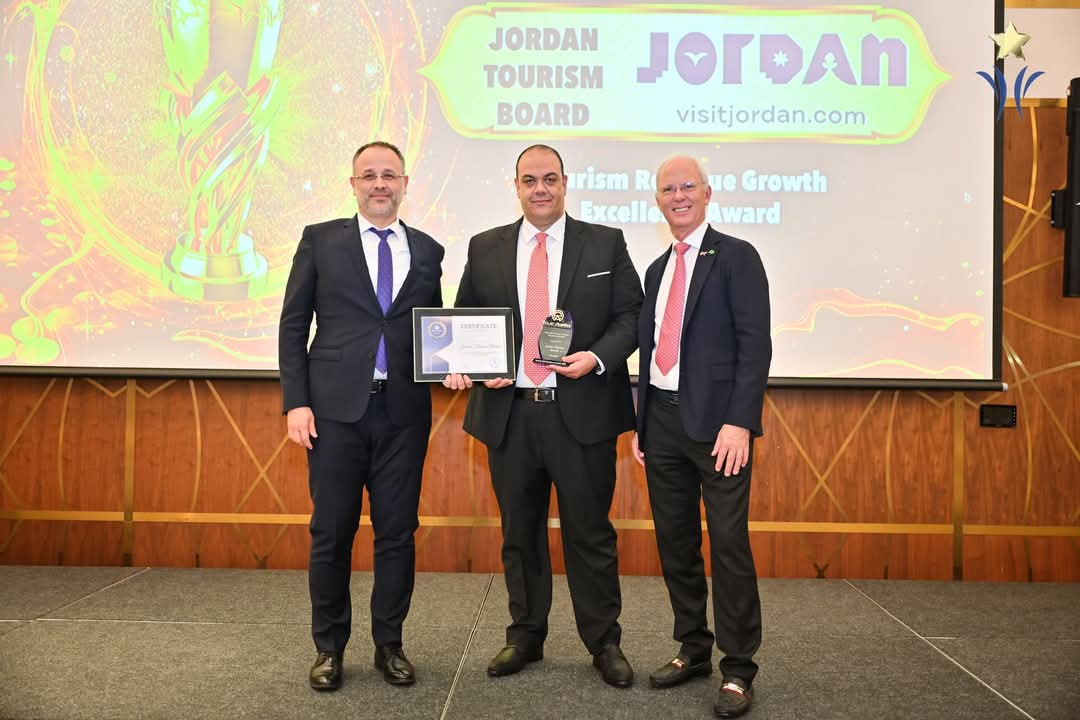 صورة حول : يورآسيا الخليج تكرم هيئة تنشيط السياحة ضمن أفضل المؤسسات المتميزة لعام 2024 يورآسيا الخليج تكرم هيئة تنشيط السياحة ضمن أفضل المؤسسات المتميزة لعام 2024