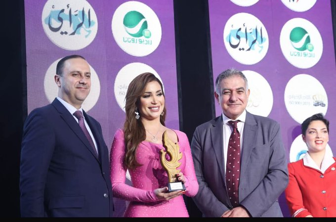 صورة حول : نسرين طافش في البرلمان الأردني: هل انشغل النواب بالصورة ونسوا القضايا الكبرى؟ نسرين طافش في البرلمان الأردني: هل انشغل النواب بالصورة ونسوا القضايا الكبرى؟