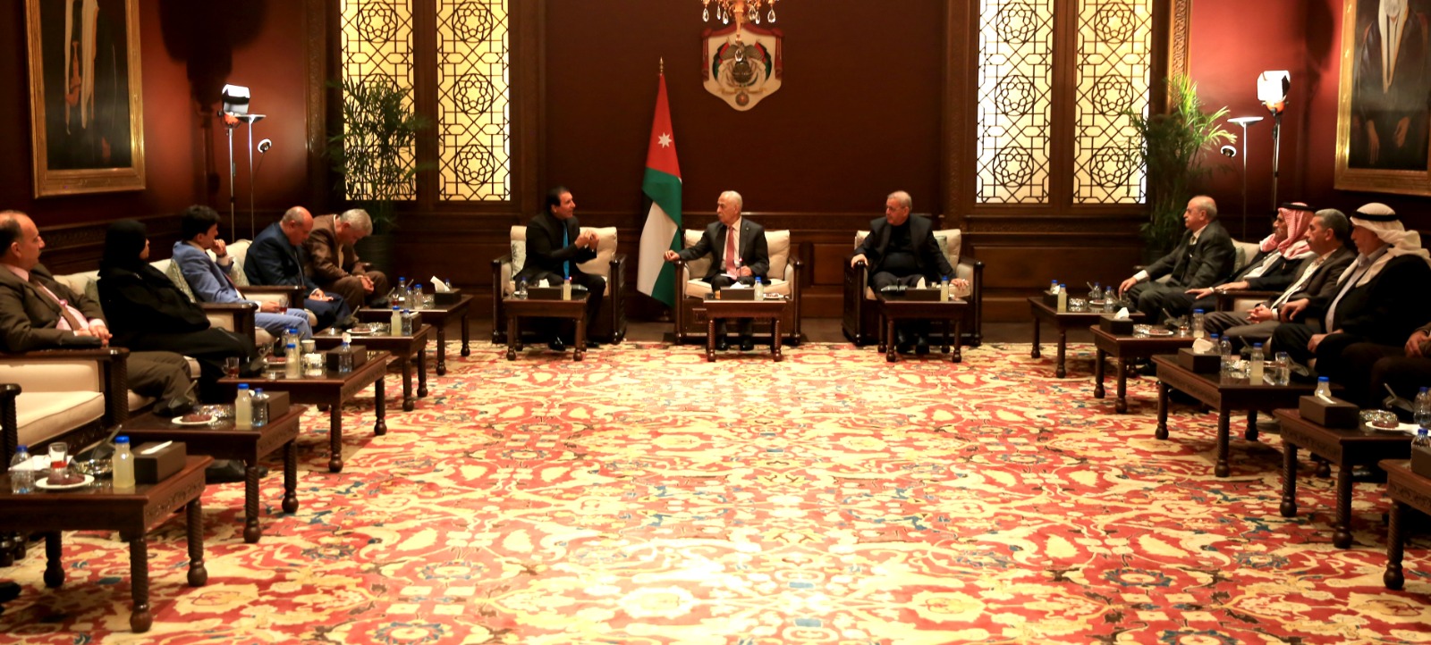 العيسوي: الملك يواصل جهوده المكثفة لإسناد الاشقاء الفلسطينيين سياسا وإنسانيا