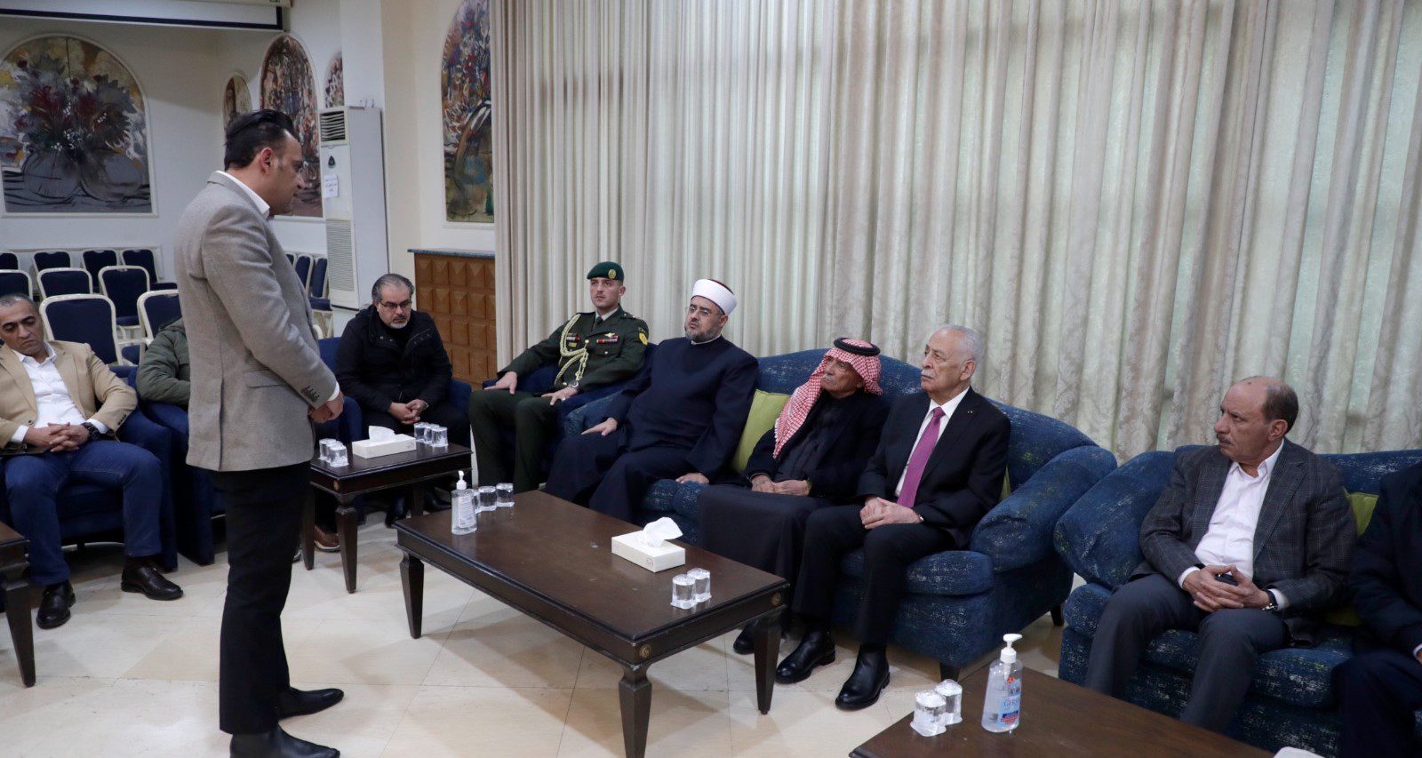 مندوبا عن الملك وولي العهد.. العيسوي يعزي عشيرتي الغنانيم والعدوان