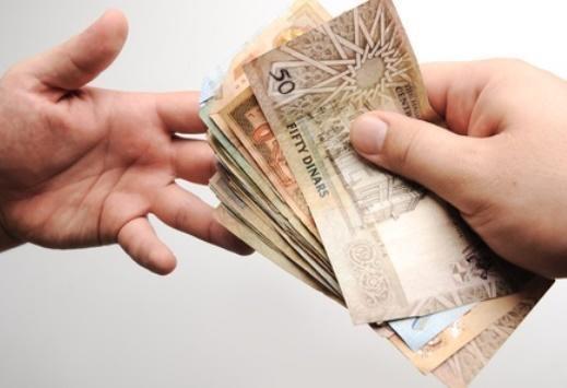 الحكومة تطفي ديونا بـ 3 مليارات دينار