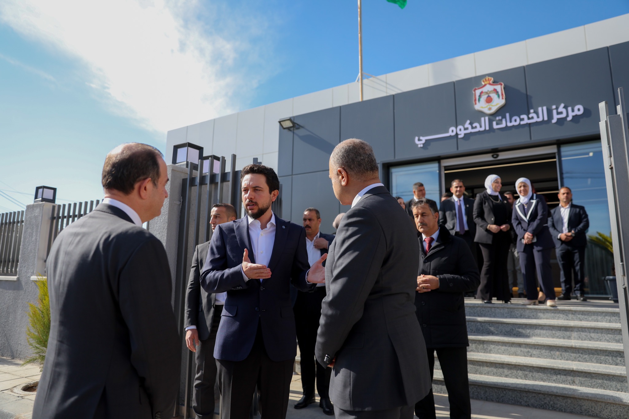 صورة حول : عاجل | ولي العهد يفتتح مركز الخدمات الحكومية في مادبا عاجل | ولي العهد يفتتح مركز الخدمات الحكومية في مادبا