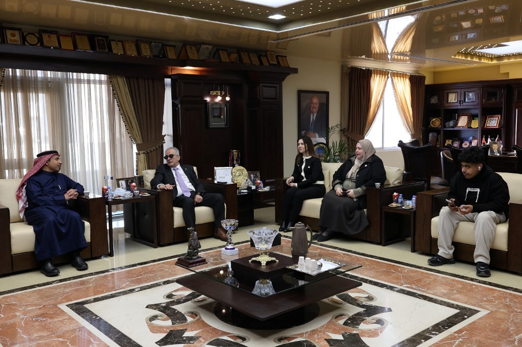 صورة حول : القائم بأعمال الملحقية الثقافية السعودية يزور جامعة عمان الأهلية القائم بأعمال الملحقية الثقافية السعودية يزور جامعة عمان الأهلية