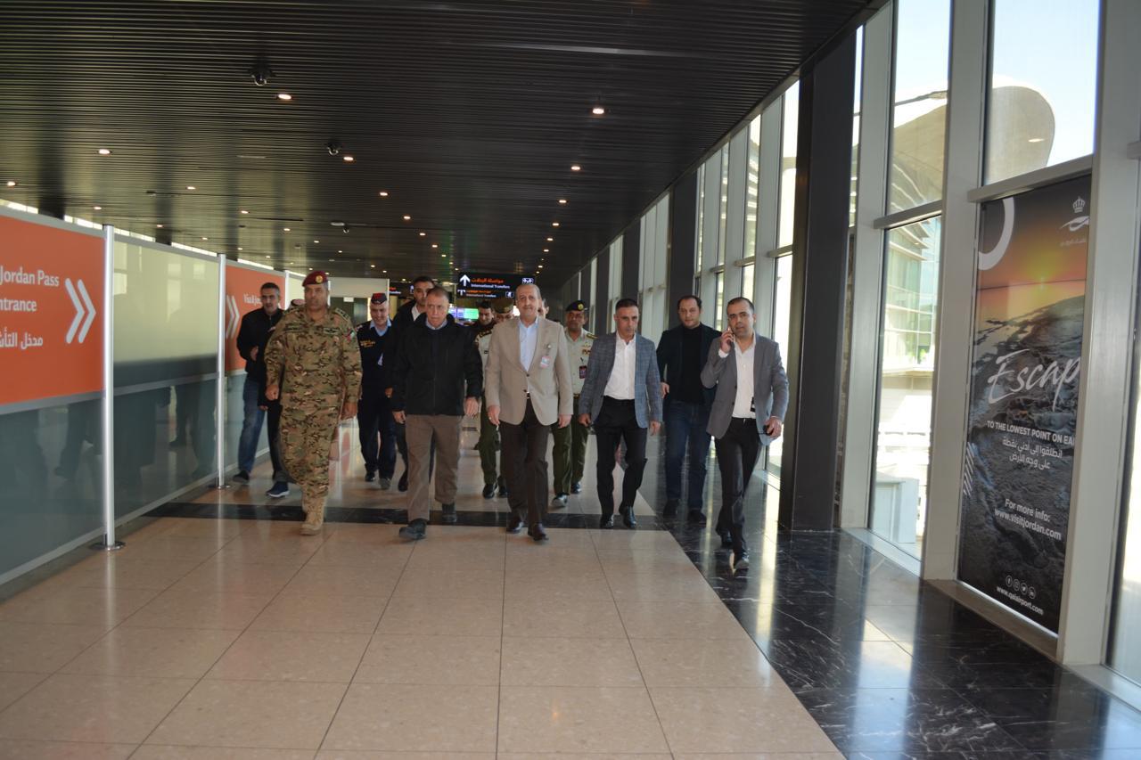 صورة حول : الفراية يوعز للاجهزة المعنية في مطار الملكة علياء الدولي بتقديم افضل الخدمات للمسافرين الفراية يوعز للاجهزة المعنية في مطار الملكة علياء الدولي بتقديم افضل الخدمات للمسافرين