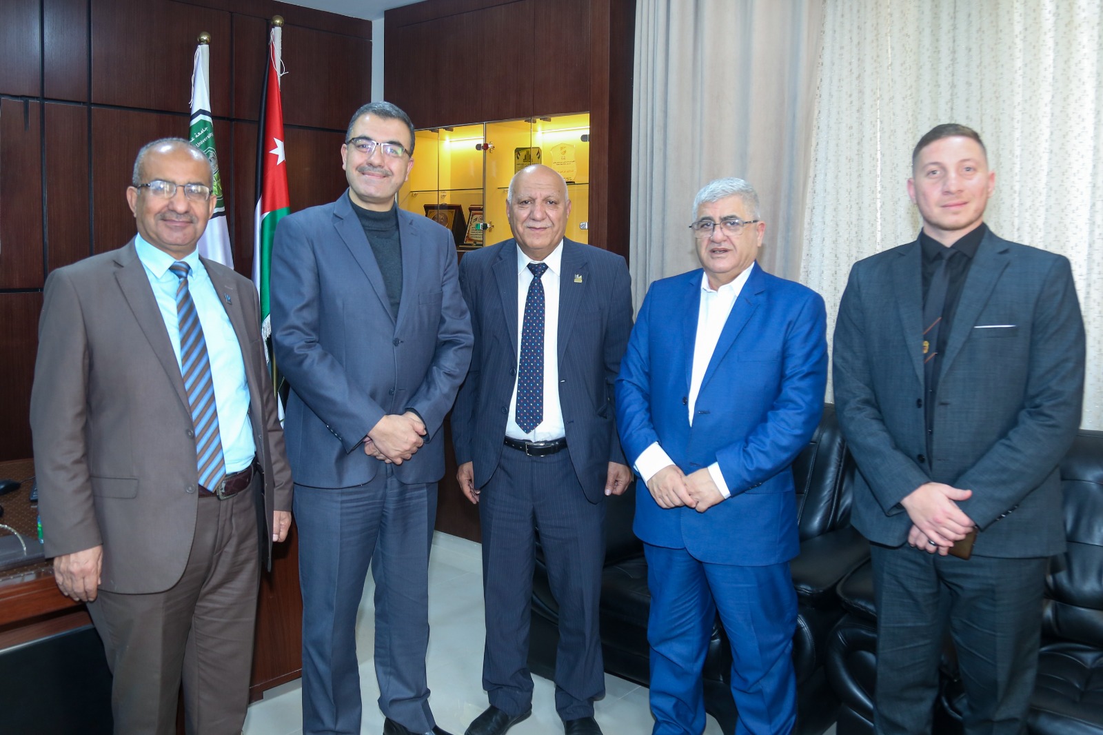 صورة حول : فرع المهندسين في عجلون يكرّم هيئاته النقابية المنتخبة للدورة 29 ولجانه الشبابية الفاعلة فرع المهندسين في عجلون يكرّم هيئاته النقابية المنتخبة للدورة 29 ولجانه الشبابية الفاعلة