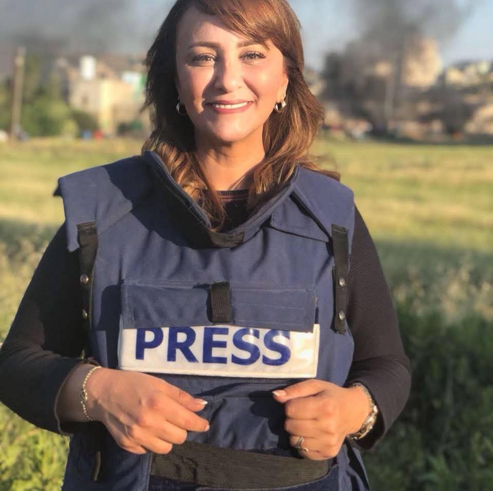 صورة حول : عاجل ||احتجاز مراسلة قناة الجزيرة جيفارا البديري في بيتونيا ونقلها إلى مركز الشرطة بالبالبوع عاجل ||احتجاز مراسلة قناة الجزيرة جيفارا البديري في بيتونيا ونقلها إلى مركز الشرطة بالبالبوع