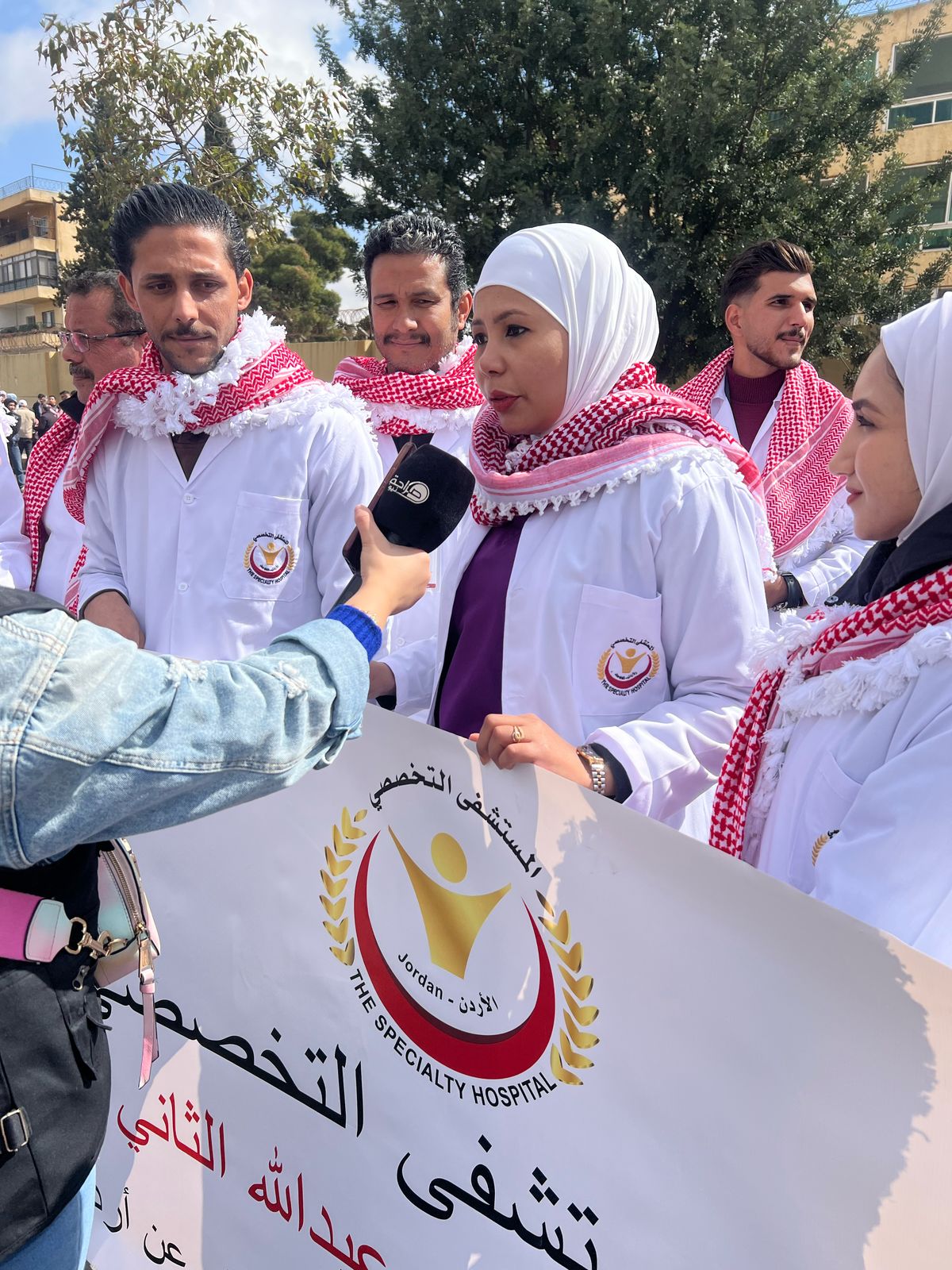 صورة حول : استقبال شعبي حافل لجلالة الملك عبدالله الثاني في جميع محافظات المملكة(صور وفيديو) استقبال شعبي حافل لجلالة الملك عبدالله الثاني في جميع محافظات المملكة(صور وفيديو)