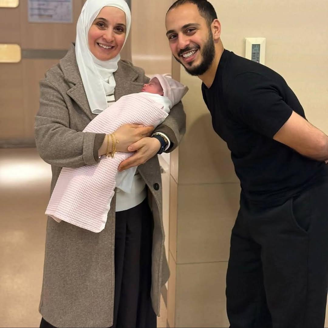 الوليد مقداد يرزق بطفلته الأولى