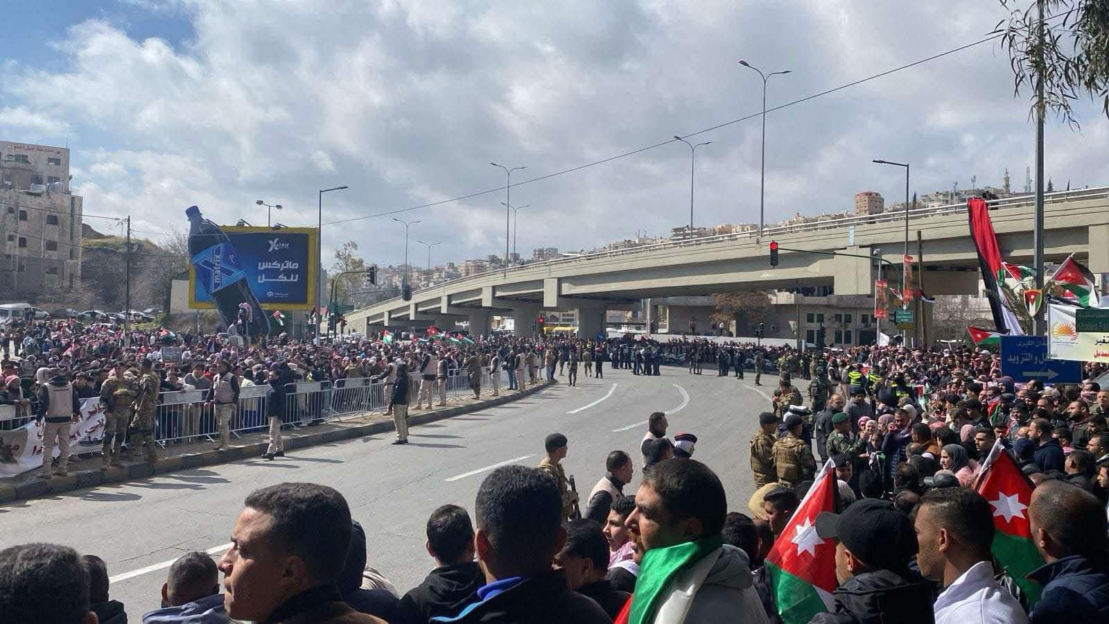 استقبال شعبي حافل لجلالة الملك عبدالله الثاني في جميع محافظات المملكة(صور وفيديو)
