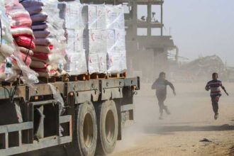 عاجل || في خطوة مفاجئة ..إسرائيل توقف دخول المساعدات الإنسانية إلى غزة