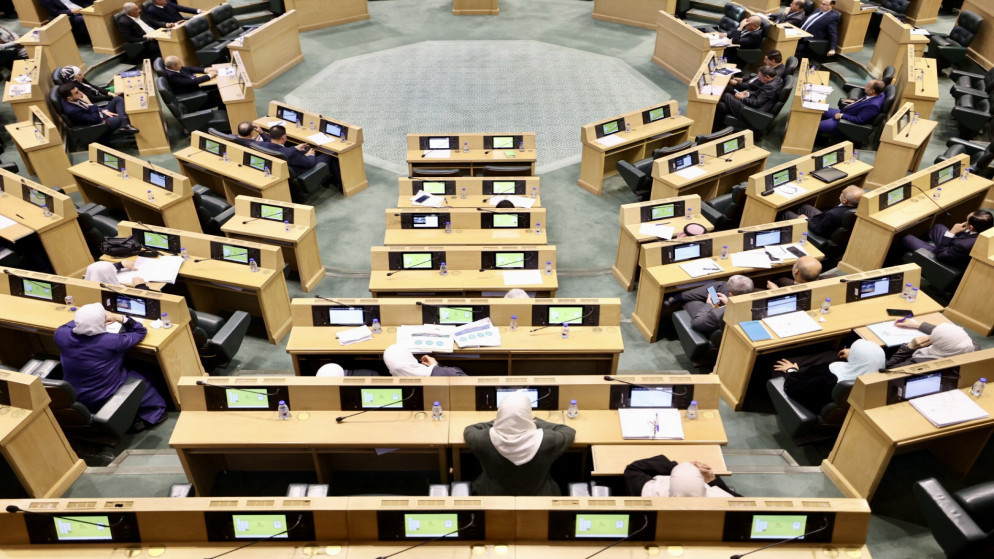 صورة حول : العمل النيابية: بعض مواد مشروع قانون العمل لم تحقق التوازن المطلوب العمل النيابية: بعض مواد مشروع قانون العمل لم تحقق التوازن المطلوب